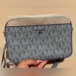 Michael Kors jet set charm crossbody bag